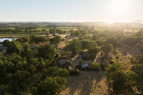 2220 Oakwild Ln, Santa Rosa, CA 95401