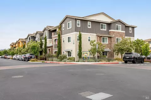 1404 Mauro Pietro Dr #302, Petaluma, CA 94954
