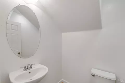 Bath - 1220 Halsey St, Vallejo, CA 94590 photo 1 of 7