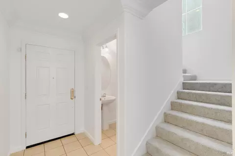 Entry Way - 1220 Halsey St, Vallejo, CA 94590 photo 4 of 8