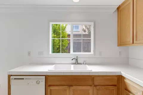 Kitchen - 1220 Halsey St, Vallejo, CA 94590 photo 4 of 4