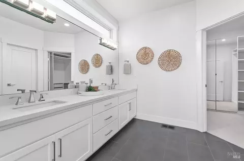 Bath - 178 Great Circle Dr, Mill Valley, CA 94941 photo 1 of 7