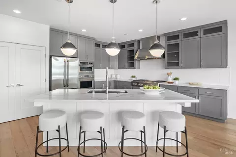 Kitchen - 178 Great Circle Dr, Mill Valley, CA 94941 photo 1 of 2