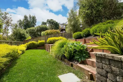 Exterior - 178 Great Circle Dr, Mill Valley, CA 94941 photo 7 of 14
