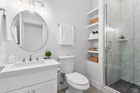 Bath - 178 Great Circle Dr, Mill Valley, CA 94941 photo 5 of 7