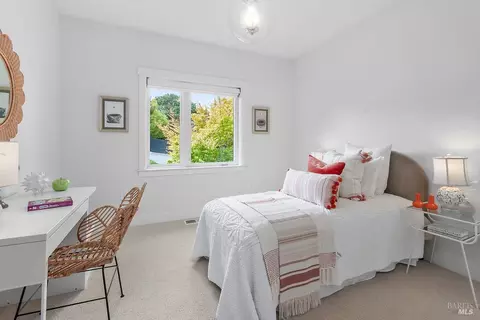 Bedroom - 178 Great Circle Dr, Mill Valley, CA 94941 photo 3 of 5