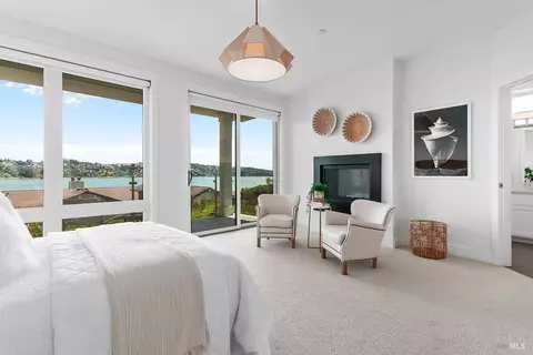 Bedroom - 178 Great Circle Dr, Mill Valley, CA 94941 photo 2 of 5