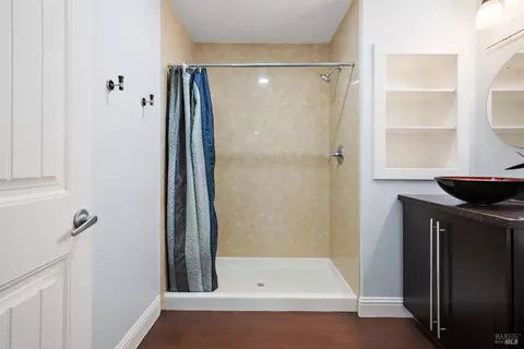 Bath - 1152 Carrot Ln, Vallejo, CA 94591 photo 1 of 6