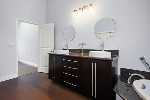 Bath - 1152 Carrot Ln, Vallejo, CA 94591 photo 6 of 6