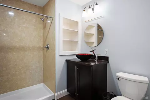 Bath - 1152 Carrot Ln, Vallejo, CA 94591 photo 2 of 6