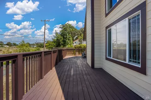 Exterior - 1152 Carrot Ln, Vallejo, CA 94591 photo 4 of 8