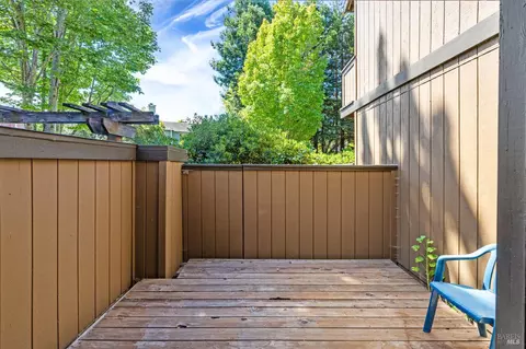 Exterior - 14 Arbor Ct, Cotati, CA 94931 photo 4 of 9