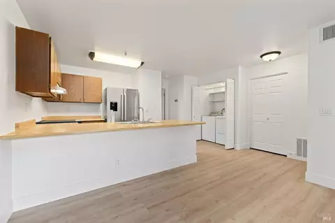 14 Arbor Ct, Cotati, CA 94931