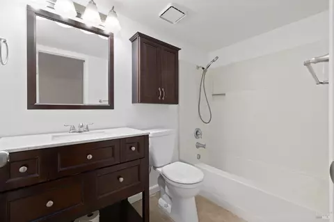 Bath - 14 Arbor Ct, Cotati, CA 94931 photo 1 of 1