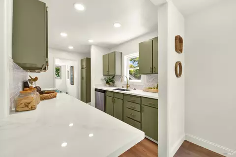 136 Edgemont Ave, Vallejo, CA 94590 photo 10