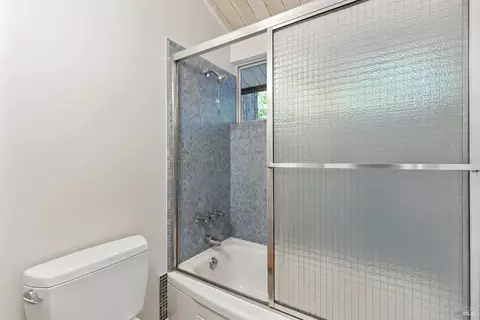 Bath - 101 Bothin Rd, Fairfax, CA 94930 photo 2 of 2