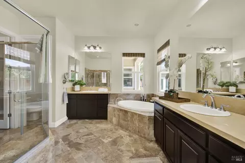 Bath - 4608 Orchestra Pl, Fairfield, CA 94534 photo 3 of 5