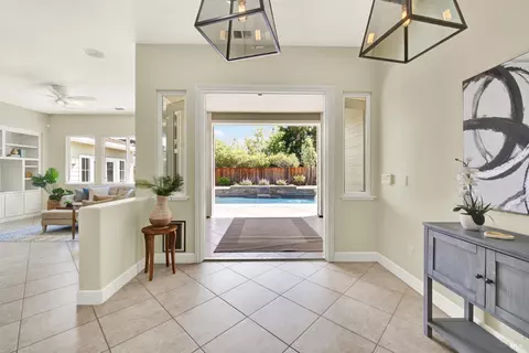 Entry Way - 4608 Orchestra Pl, Fairfield, CA 94534 photo 6 of 7