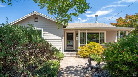 1820 Orchard St, Santa Rosa, CA 95404