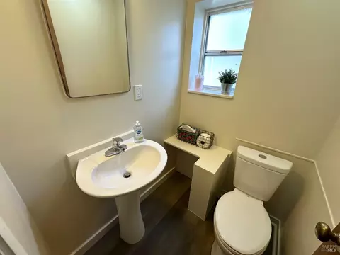 Bath - 161 Edgemont Ave, Vallejo, CA 94590 photo 2 of 2