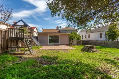Exterior - 161 Edgemont Ave, Vallejo, CA 94590 photo 5 of 9