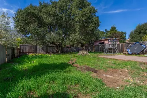 Exterior - 161 Edgemont Ave, Vallejo, CA 94590 photo 7 of 9