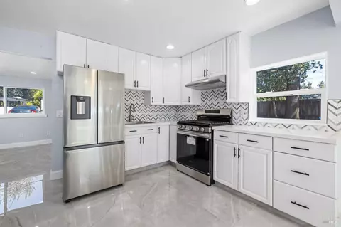 774 Brittain Ln, Santa Rosa, CA 95407