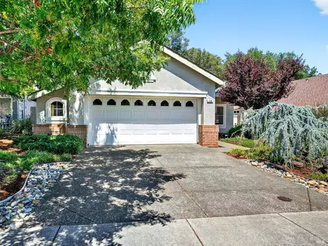 148 Porterfield Creek Dr, Cloverdale, CA 95425