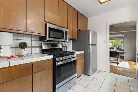 Kitchen - 47 Muller St, Vallejo, CA 94590 photo 4 of 5