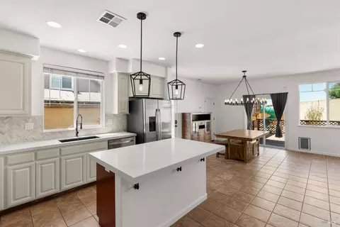 2857 Portland Dr, Fairfield, CA 94533