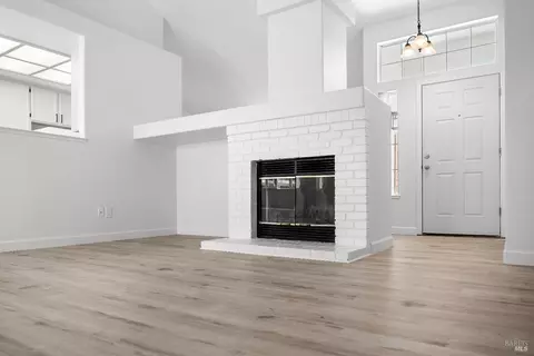 Living - 6137 Amie Dr, Windsor, CA 95492 photo 4 of 6