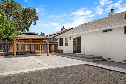 Exterior - 6137 Amie Dr, Windsor, CA 95492 photo 2 of 6