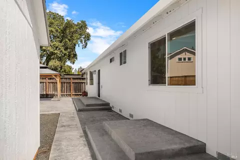 Exterior - 6137 Amie Dr, Windsor, CA 95492 photo 4 of 6
