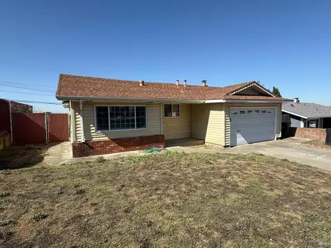 Exterior - 425 Del Sur St, Vallejo, CA 94591 photo 7 of 7