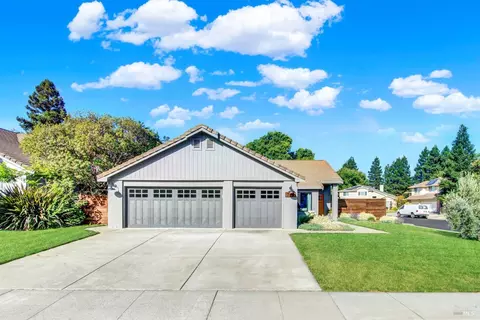 748 Notre Dame Dr, Vacaville, CA 95687