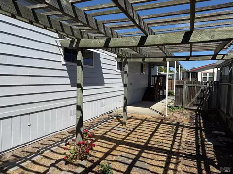 8317 Blue Spruce Way, Windsor, CA 95492 photo 35