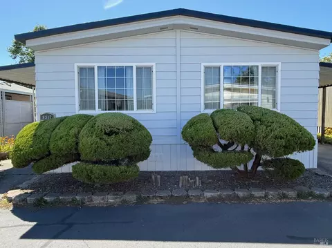 8317 Blue Spruce Way, Windsor, CA 95492