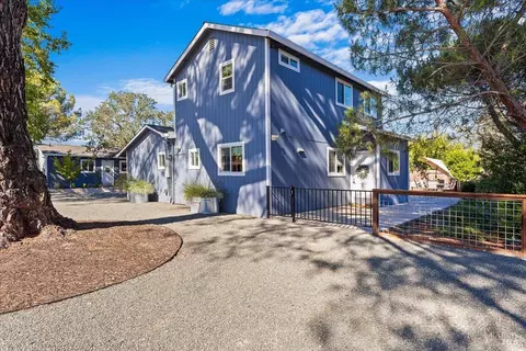Exterior - 10150 Los Amigos Rd, Windsor, CA 95492 photo 2 of 27