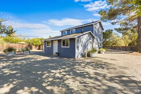 Exterior - 10150 Los Amigos Rd, Windsor, CA 95492 photo 5 of 27