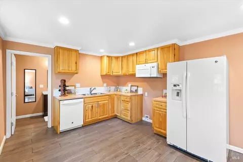 Kitchen - 10150 Los Amigos Rd, Windsor, CA 95492 photo 4 of 5