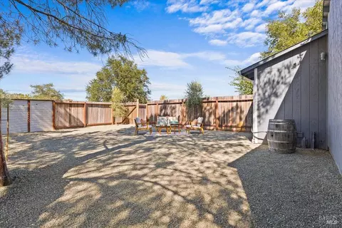 Exterior - 10150 Los Amigos Rd, Windsor, CA 95492 photo 14 of 27
