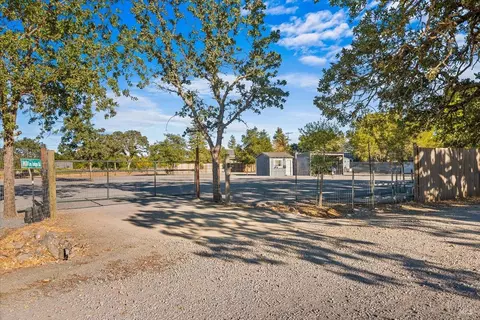 Exterior - 10150 Los Amigos Rd, Windsor, CA 95492 photo 25 of 27