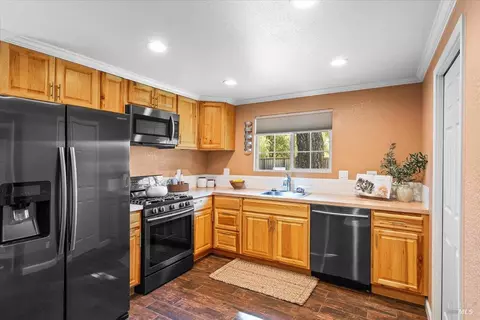 Kitchen - 10150 Los Amigos Rd, Windsor, CA 95492 photo 1 of 5