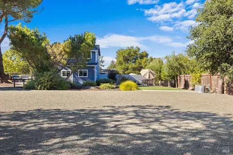 Exterior - 10150 Los Amigos Rd, Windsor, CA 95492 photo 4 of 27