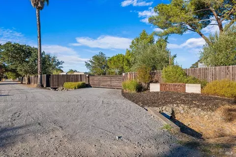 Exterior - 10150 Los Amigos Rd, Windsor, CA 95492 photo 27 of 27