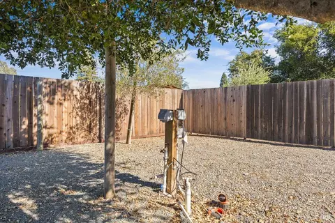 Exterior - 10150 Los Amigos Rd, Windsor, CA 95492 photo 22 of 27