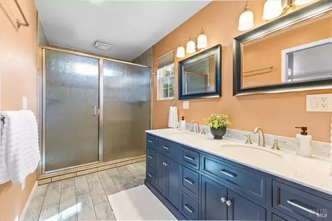 Bath - 10150 Los Amigos Rd, Windsor, CA 95492 photo 2 of 7