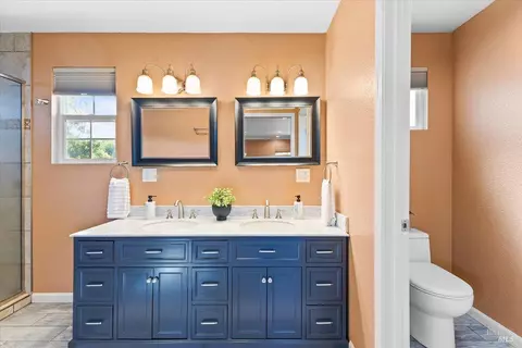 Bath - 10150 Los Amigos Rd, Windsor, CA 95492 photo 3 of 7