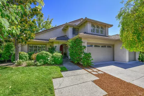 306 Troon Dr, Napa, CA 94558