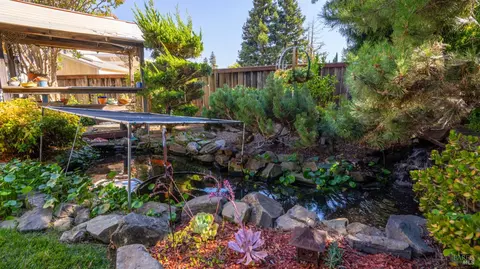 Exterior - 703 Mustang Ct, Fairfield, CA 94533 photo 7 of 12